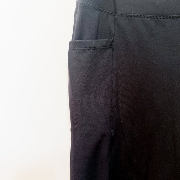 AMAZON - 3/4 Length Bootcut Legging w Pockets - Black - Large - Picture 2 of 4